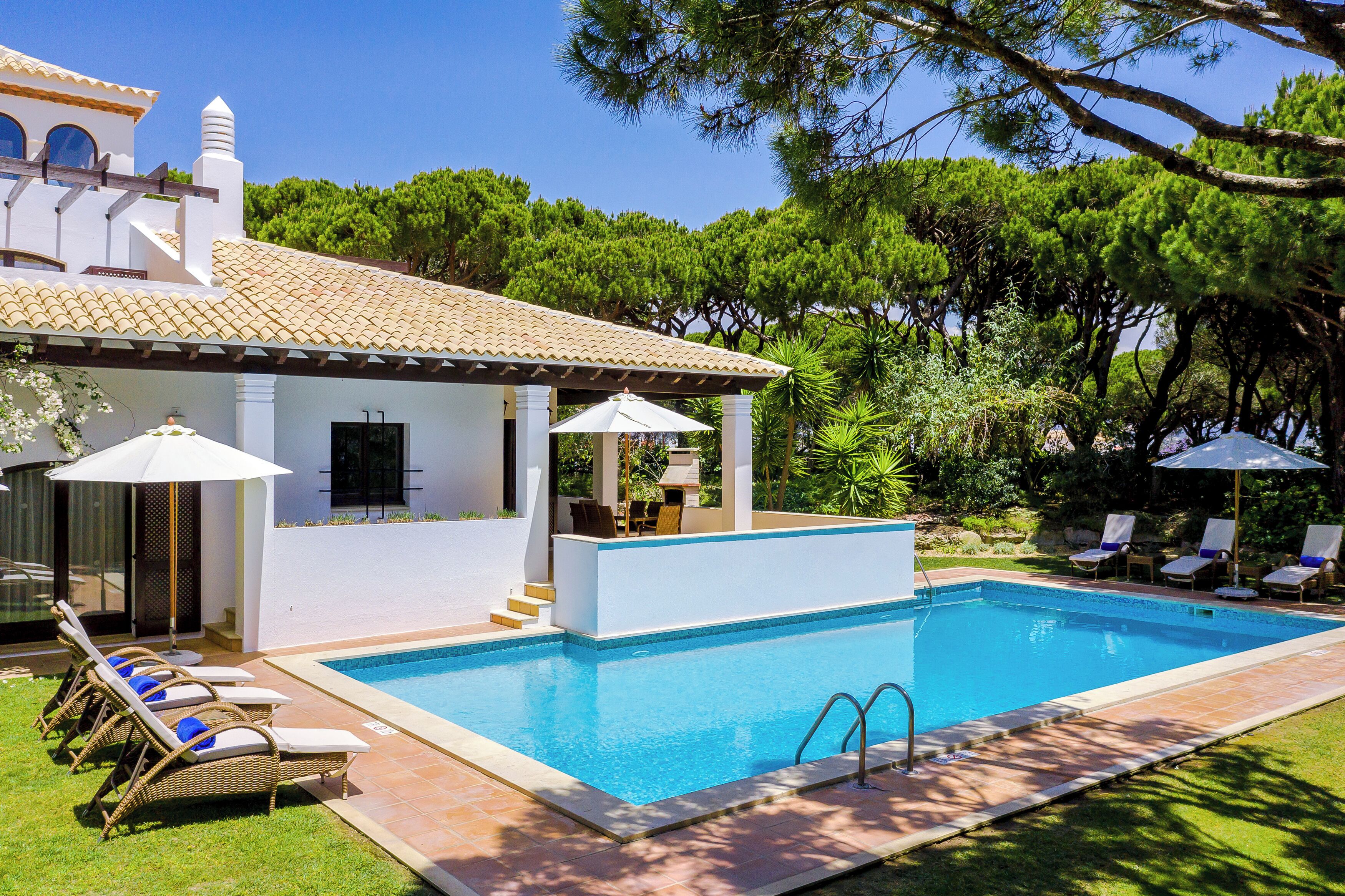 villa, 5 bedrooms | private pool