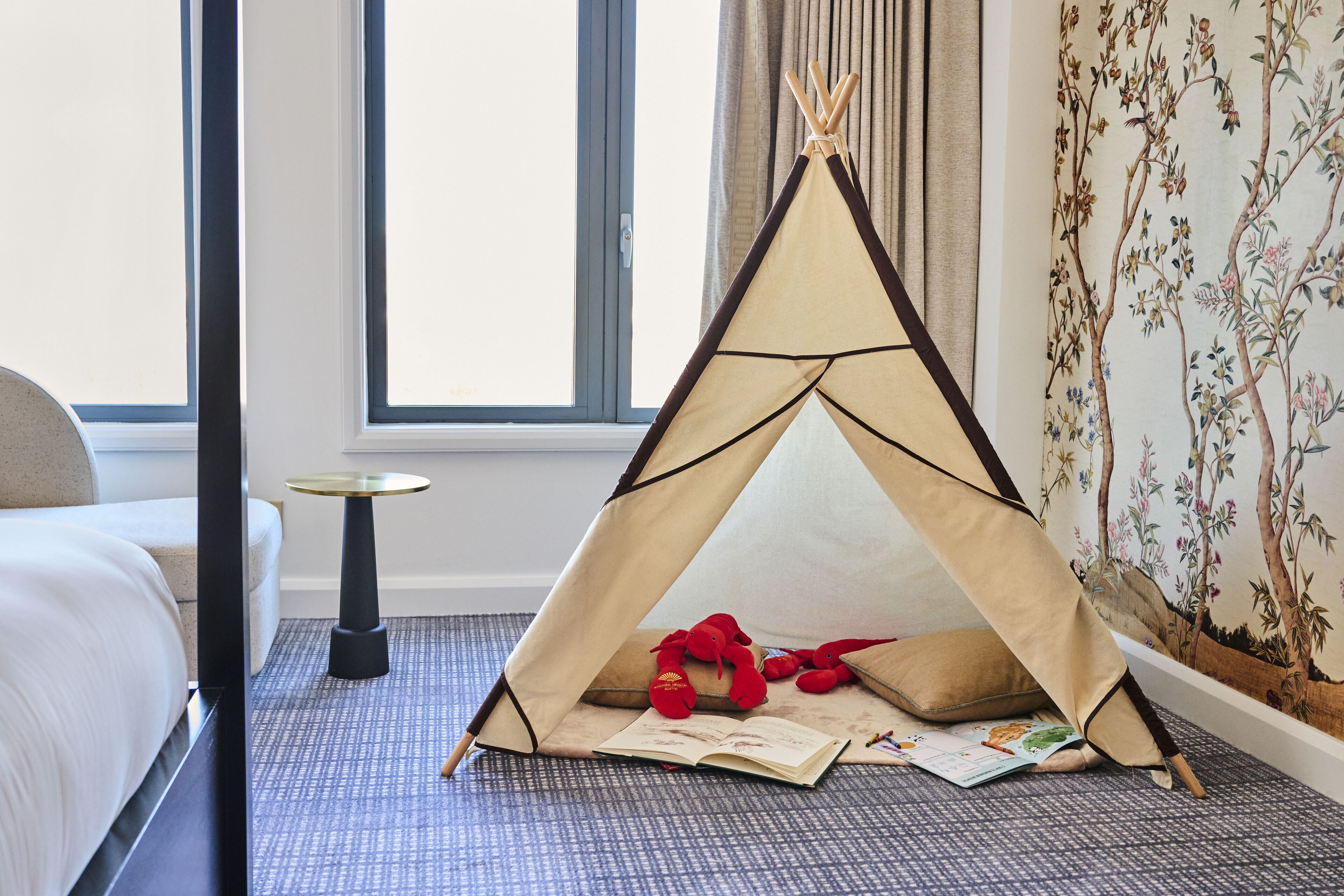 Ropa de cama de alta calidad, cubrecamas y minibar 