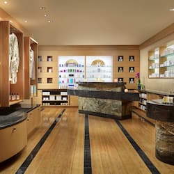 Couples treatment rooms, hot tub, steam room, body treatments