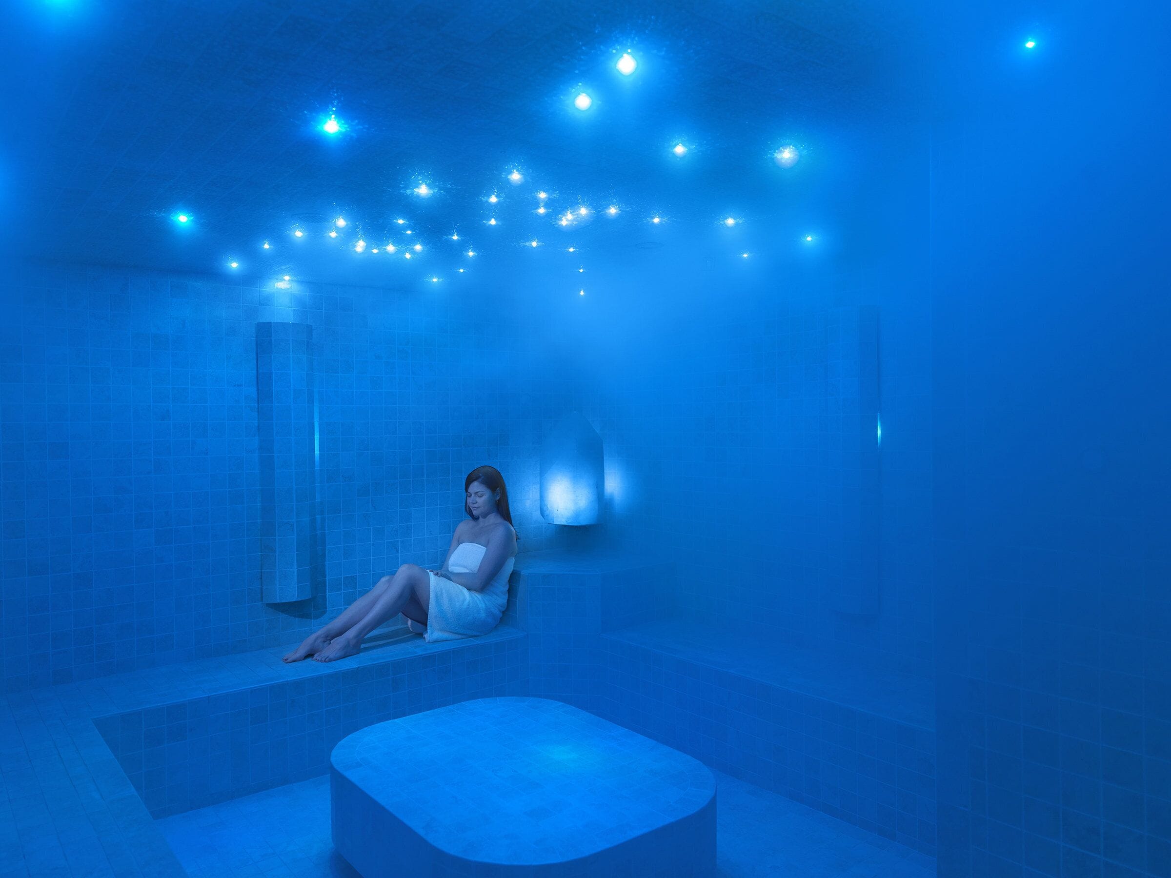 Behandlingsrom for par, boblebad, dampbad og kroppsbehandlinger