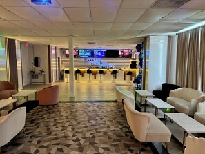 Karaoke bar - R Nite Star Inn & Suite (Arlington)