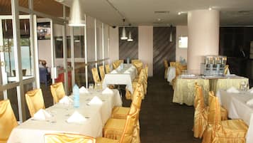 2 Restaurants, Frühstück
