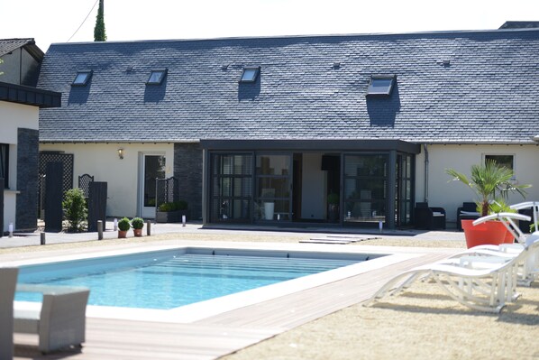 Piscina interna, piscina externa