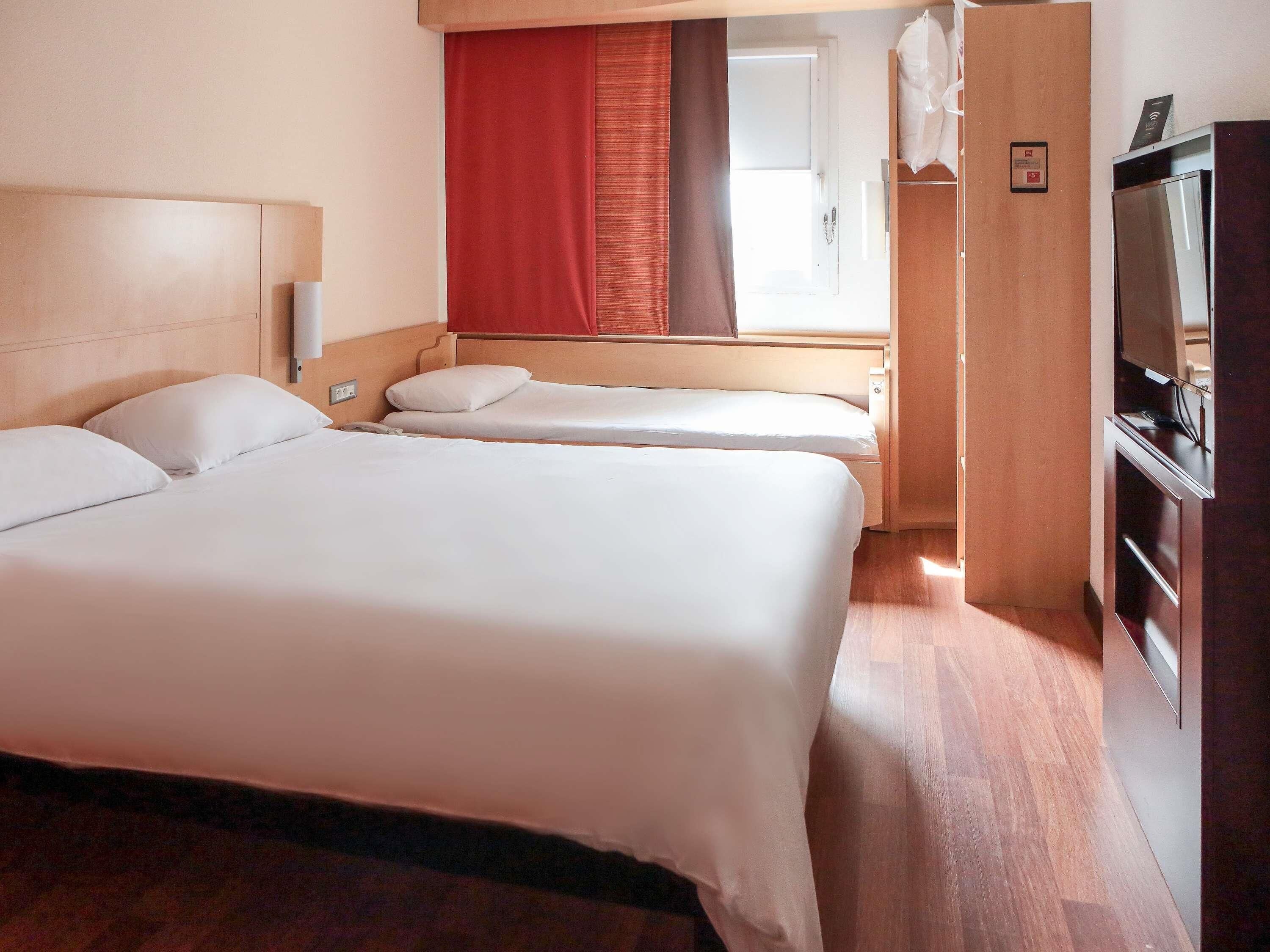 Triple Room, Multiple Beds