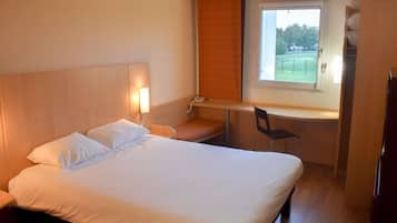 Bureau, rideaux occultants, chambres insonorisées