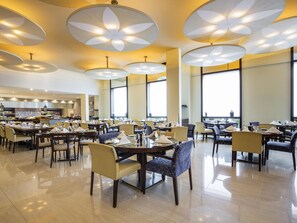Daily full breakfast (AED 75 per person) - Novotel Deira Creekside Dubai (Dubai)