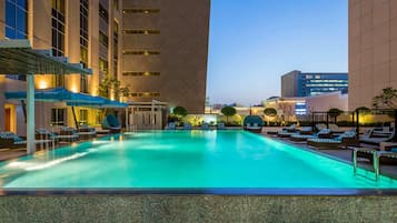 Outdoor pool, pool loungers
