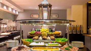 Daily full breakfast (AED 75 per person)