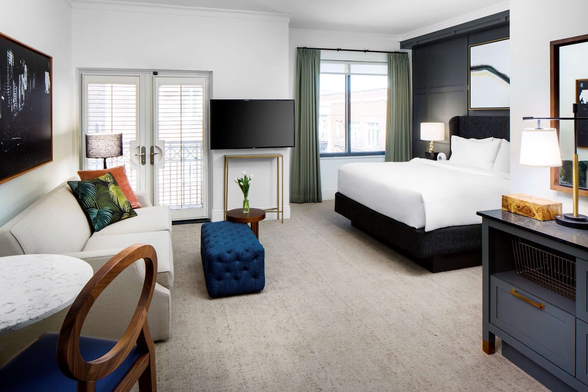 Andaz Loft | Egyptian cotton sheets, premium bedding, pillowtop beds