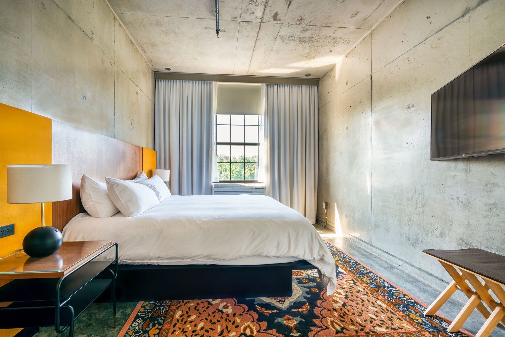 Hypo-allergenic bedding, down comforters, pillowtop beds, minibar