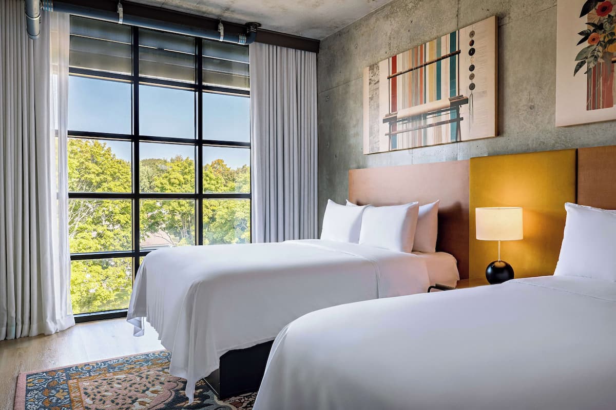 Bộ đồ giường kháng dị ứng, chăn bông, nệm có lớp đệm bông, minibar
