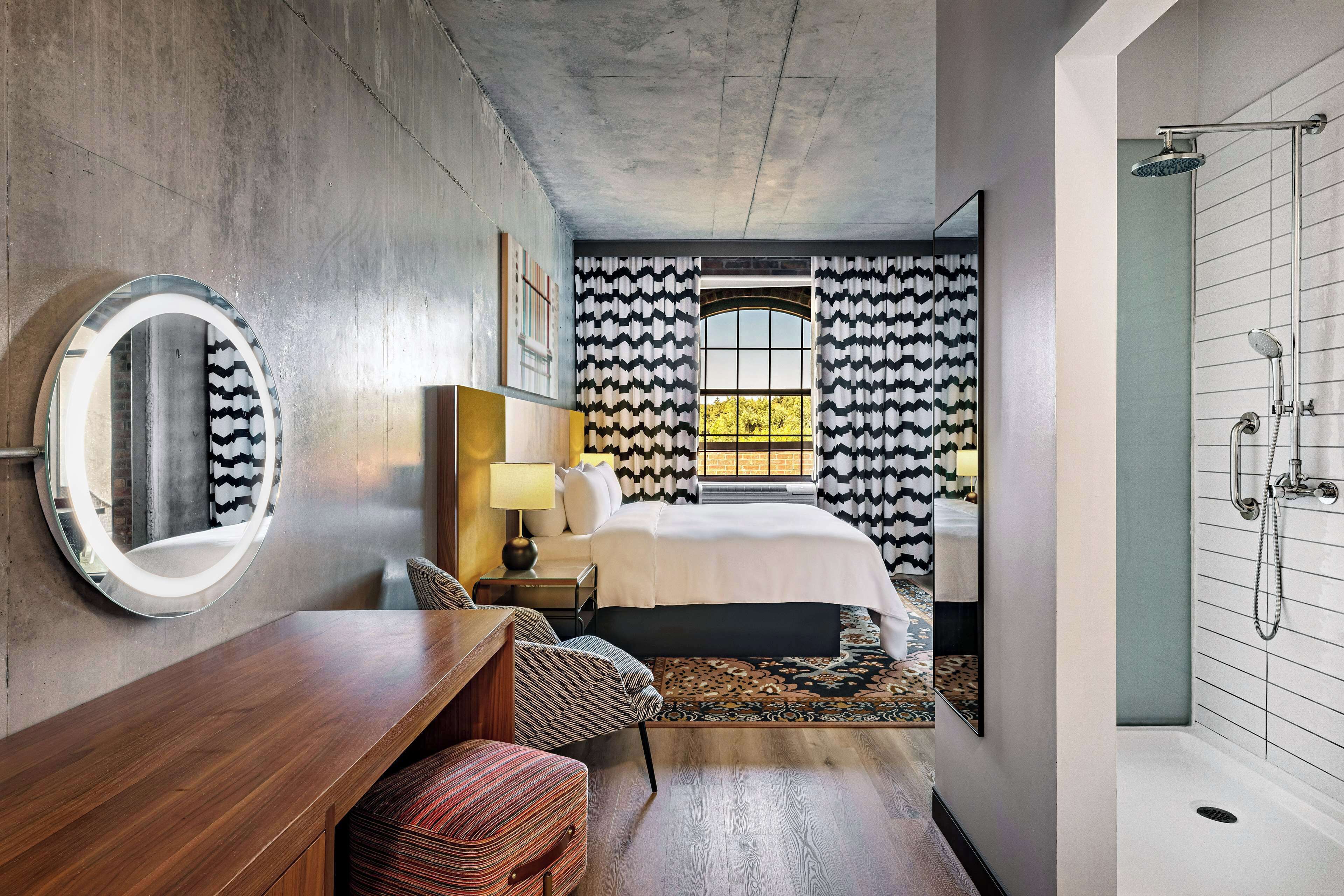 presidential suite, 1 bedroom | hypo-allergenic bedding, down duvets, pillow-top beds, minibar