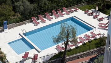 2 outdoor pools, pool umbrellas, sun loungers