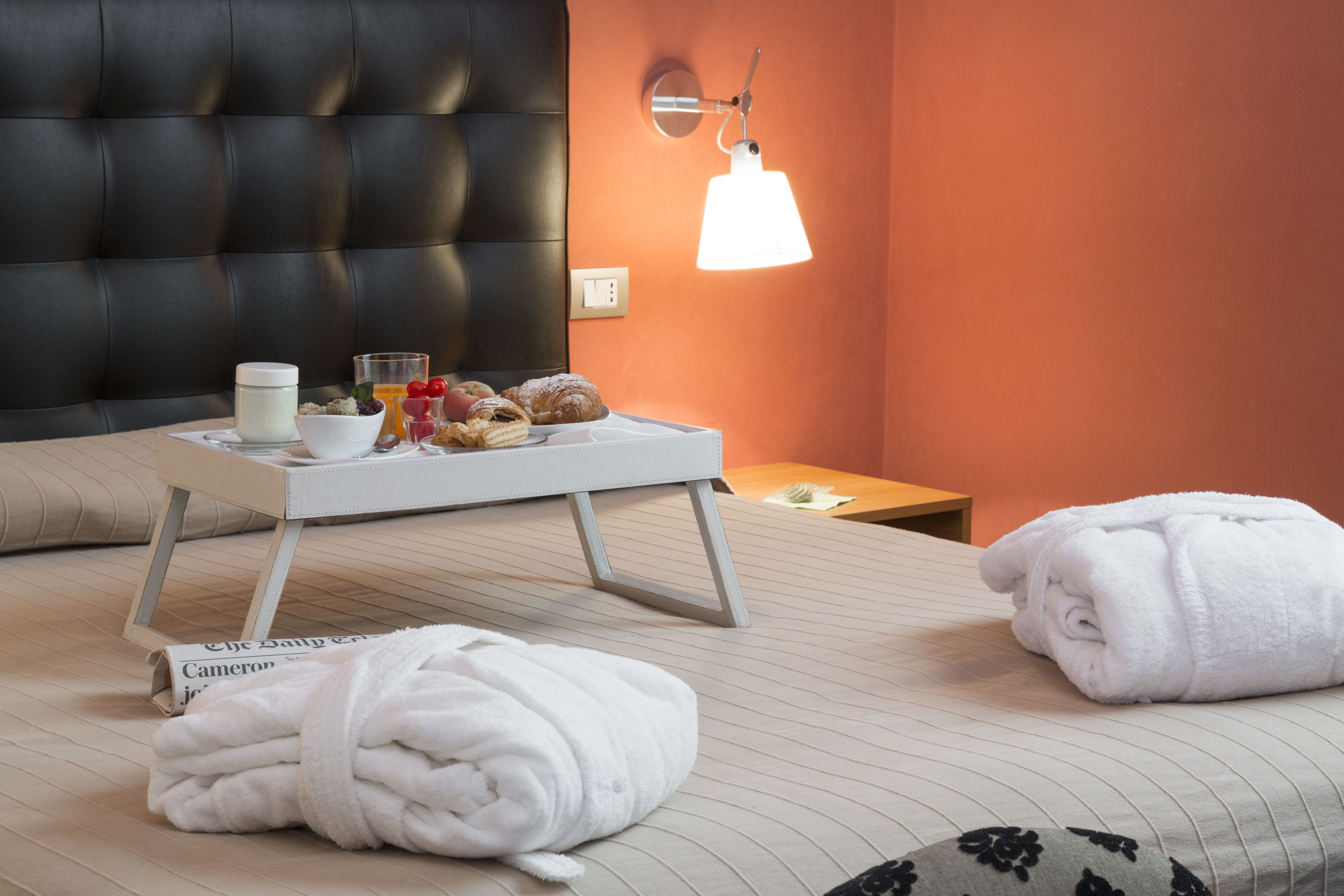suite | premium bedding, minibar, in-room safe, desk