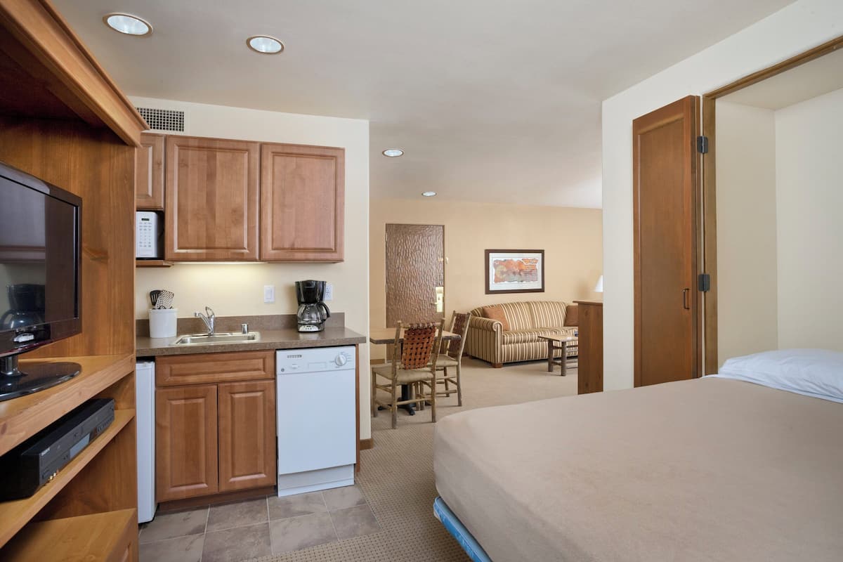 desk, blackout curtains, iron/ironing board, wifi