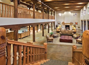 Lobby lounge