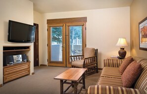 Deluxe Suite, 1 Bedroom, Non Smoking, Kitchenette | Desk, blackout drapes, iron/ironing board, WiFi - WorldMark Taos (Taos)