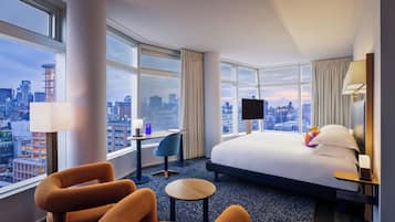 Room, 1 King Bed, Corner | Premium bedding, down comforters, pillowtop beds, minibar