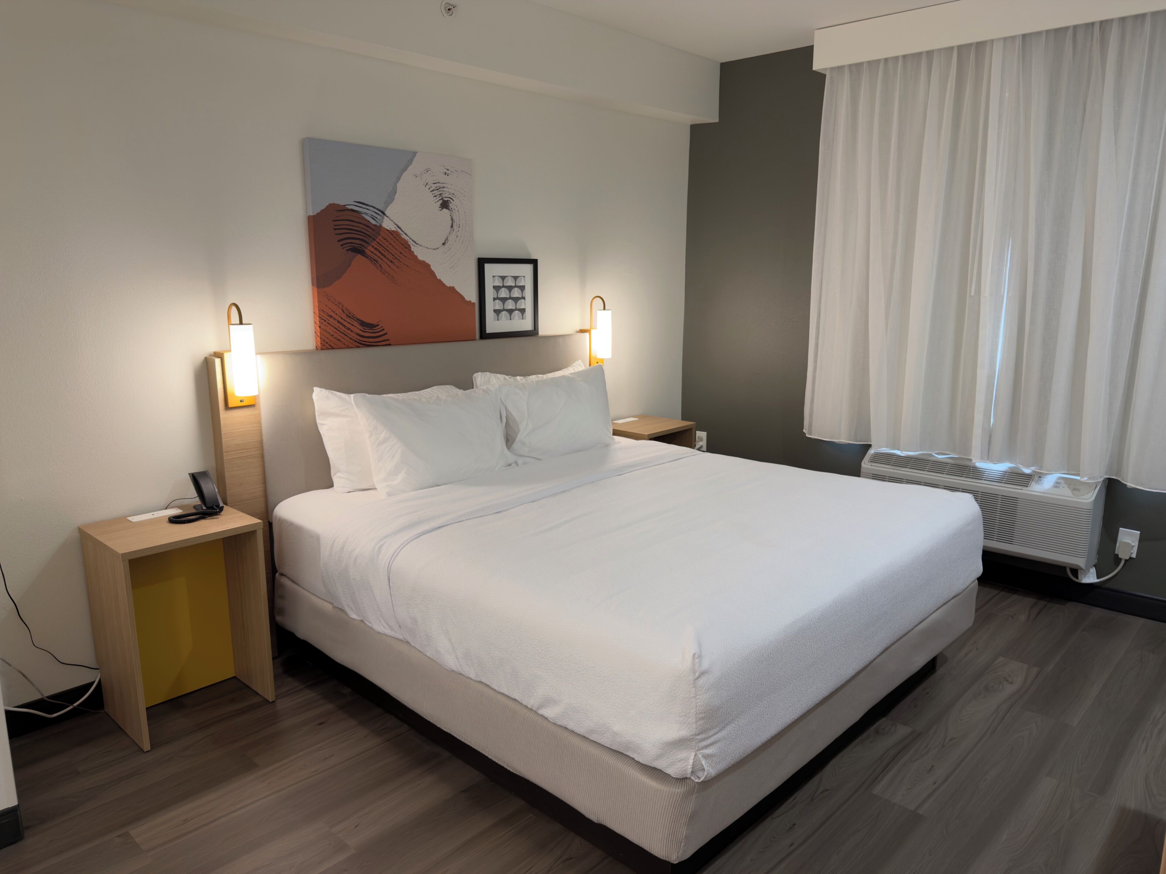 Suite estudio, 1 cama King size, para no fumadores, hidromasaje | Ropa de cama de alta calidad, escritorio y cortinas blackout 