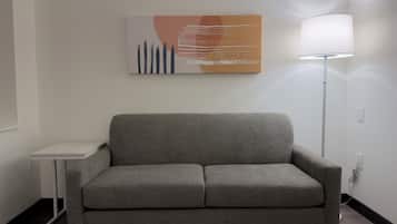 Ropa de cama de alta calidad, escritorio y cortinas blackout