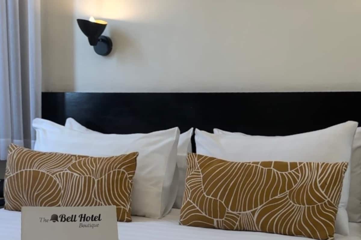 Standard Double or Twin Room | In-room safe, individually furnished, desk, blackout drapes