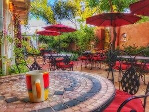 Luxury Room, 1 King Bed, Garden View, Garden Area | Terrace/patio - Casa Culinaria The Gourmet Inn (Santa Fe)