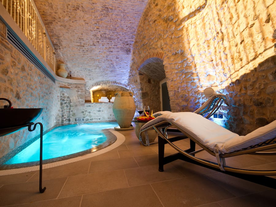 Suíte (Rosa D'Oro) | Roupas de cama premium, frigobar, cofres nos quartos