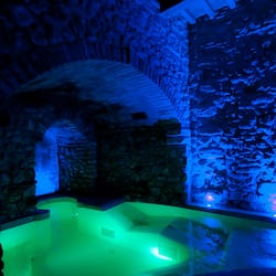 Sauna, hot tub, Turkish bath/hammam, body treatments, aromatherapy
