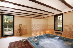Hot tub, steam room