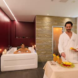 Couples treatment rooms, sauna, hot tub, steam room, hot springs