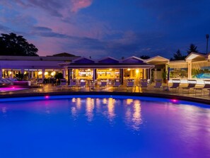 Poolside bar - Hotel Mioni Royal San (Montegrotto Terme)