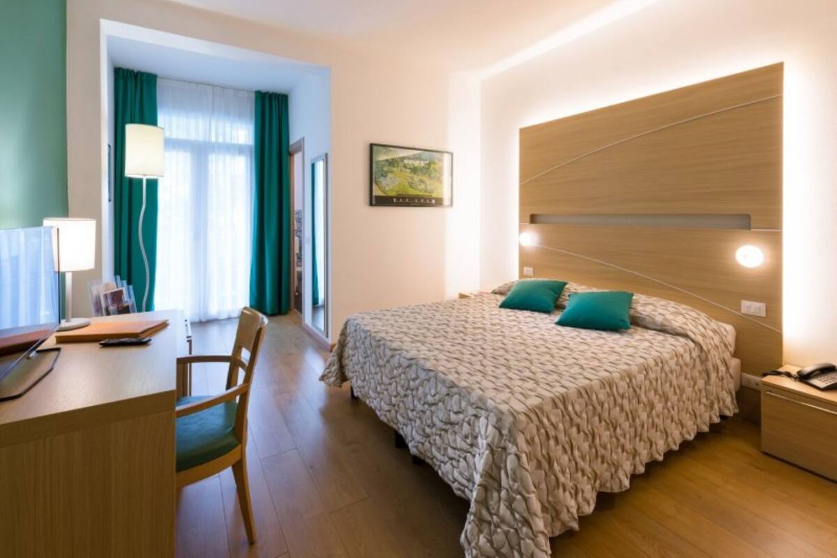 Minibar, coffres-forts dans les chambres, bureau, chambres insonorisées