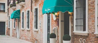 Hotel Henry