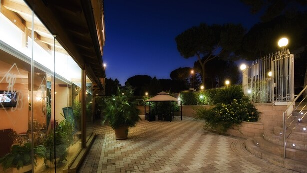 Unclassified image, 1 of 32, button - Hotel Bright (Rome)