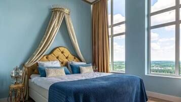 Allergikerbettwaren, Minibar, Zimmersafe, Schreibtisch