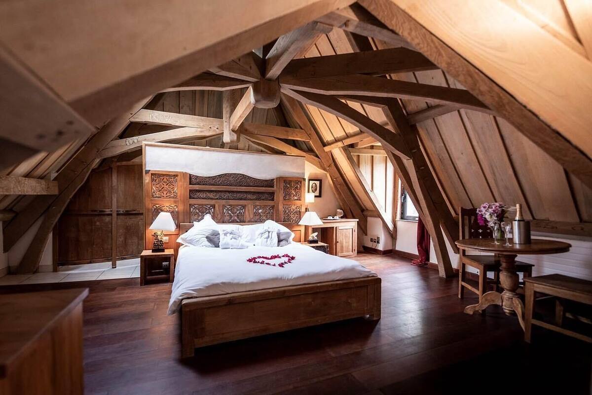 luxury double room | minibar, in-room safe, desk, soundproofing