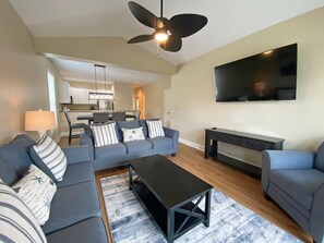 Condo, 3 Bedrooms | Living room