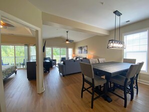 Dining - River Oaks by Palmetto Vacations (Myrtle Beach)