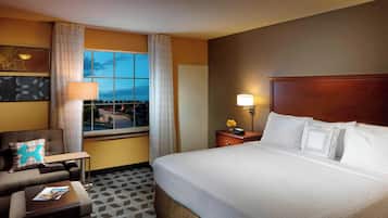 Studio Suite, 1 King Bed with Sofa bed, Non Smoking | In-room safe, desk, laptop workspace, iron/ironing board