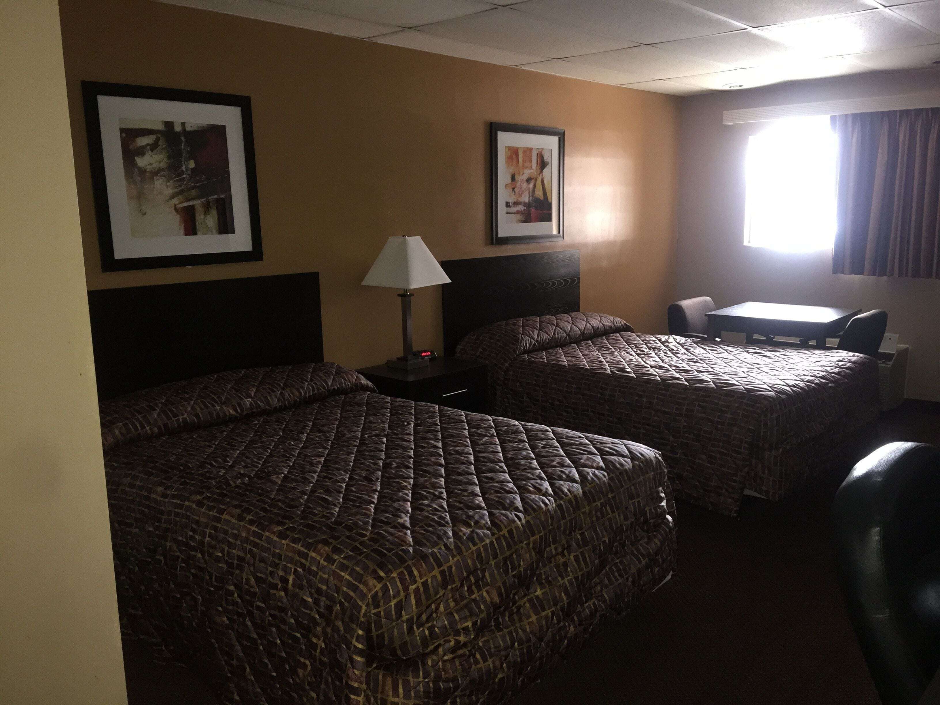 Skrivbord, strykjärn/strykbräda, gratis wi-fi och sängkläder