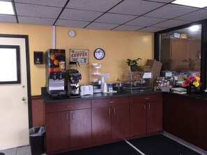 Breakfast area - German Village Inn Columbus (Columbus)