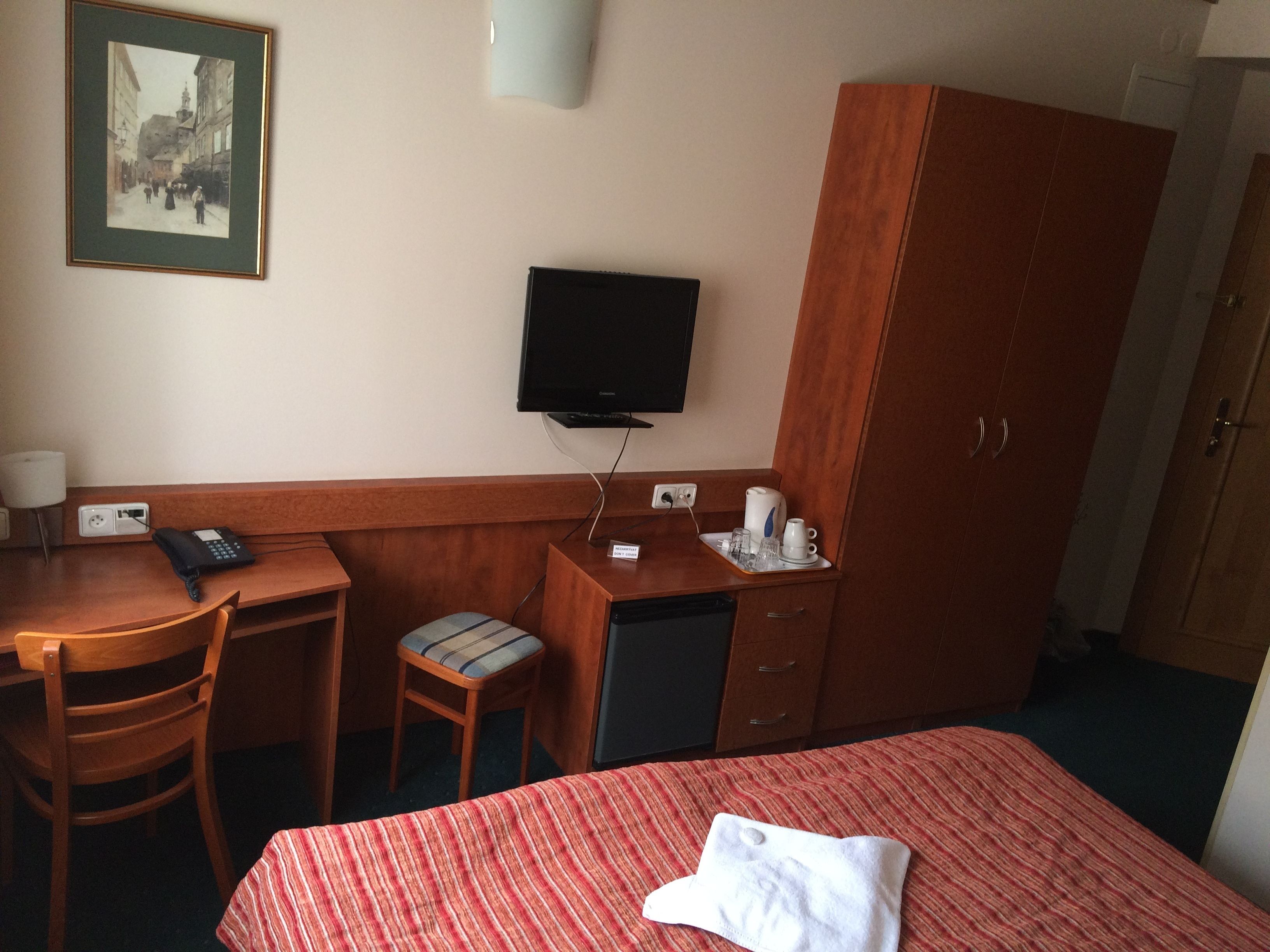 1 bedroom, in-room safe, desk, iron/ironing board