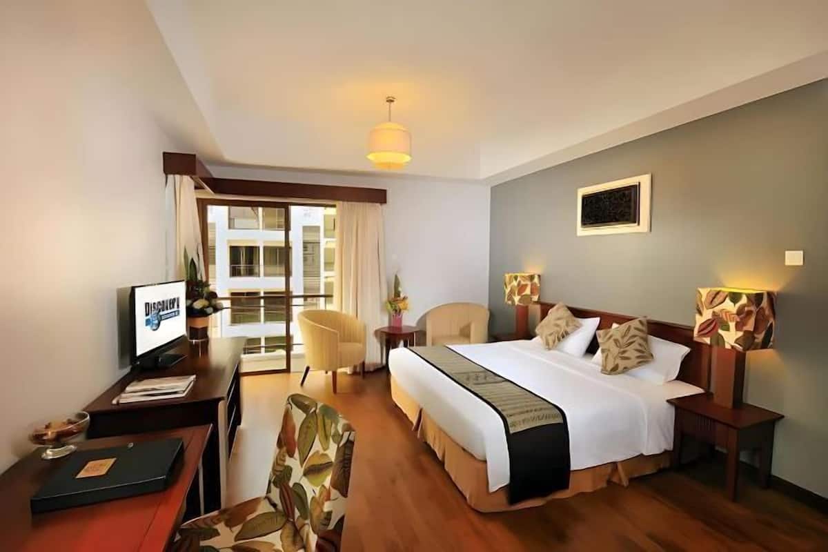 In-room safe, desk, soundproofing, iron/ironing board