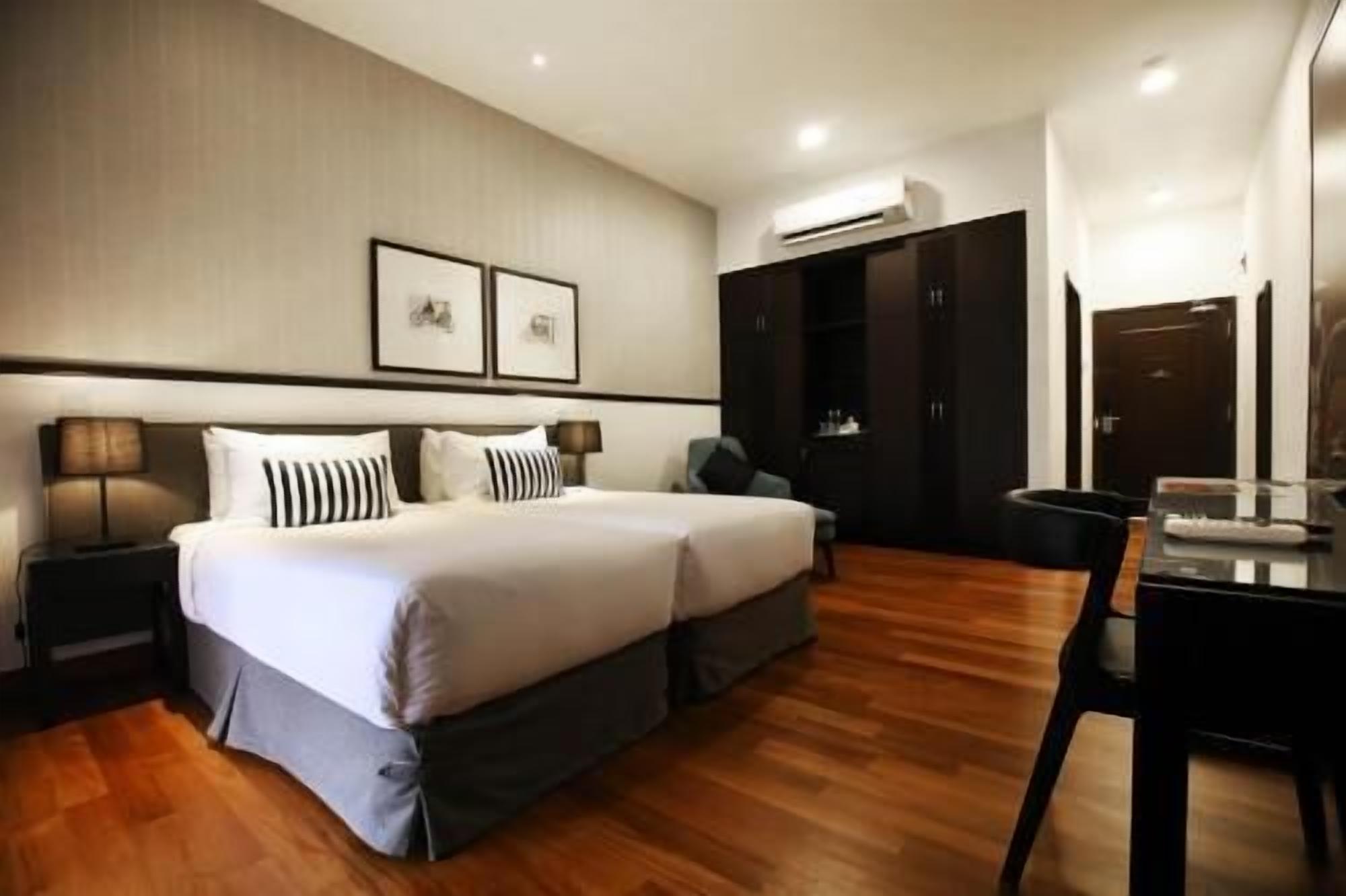 In-room safe, desk, soundproofing, iron/ironing board