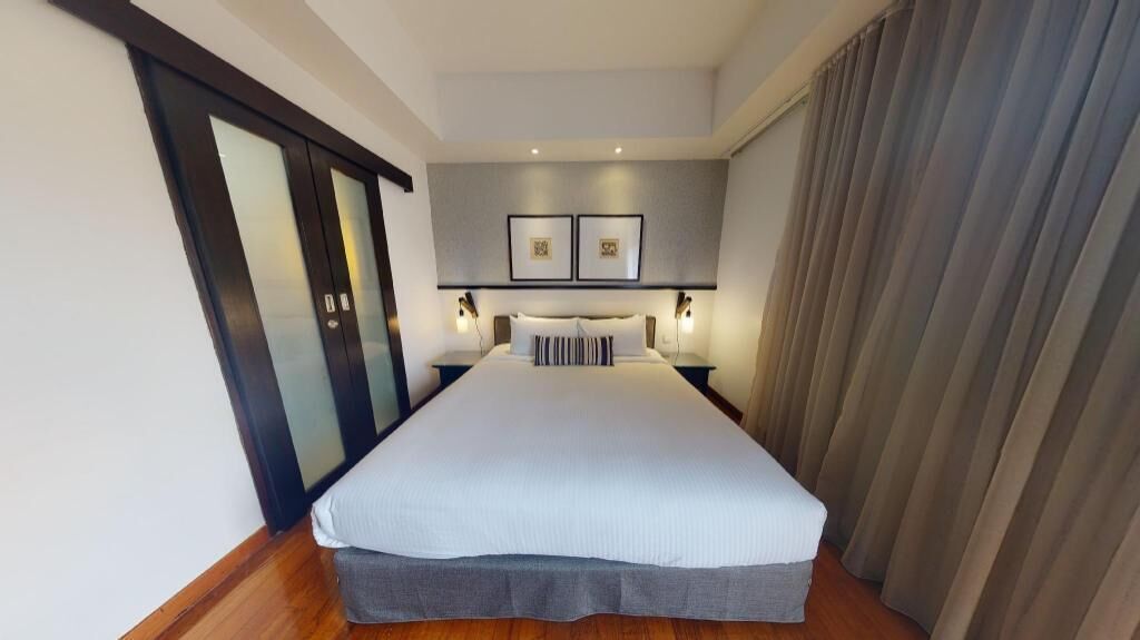 In-room safe, desk, soundproofing, iron/ironing board