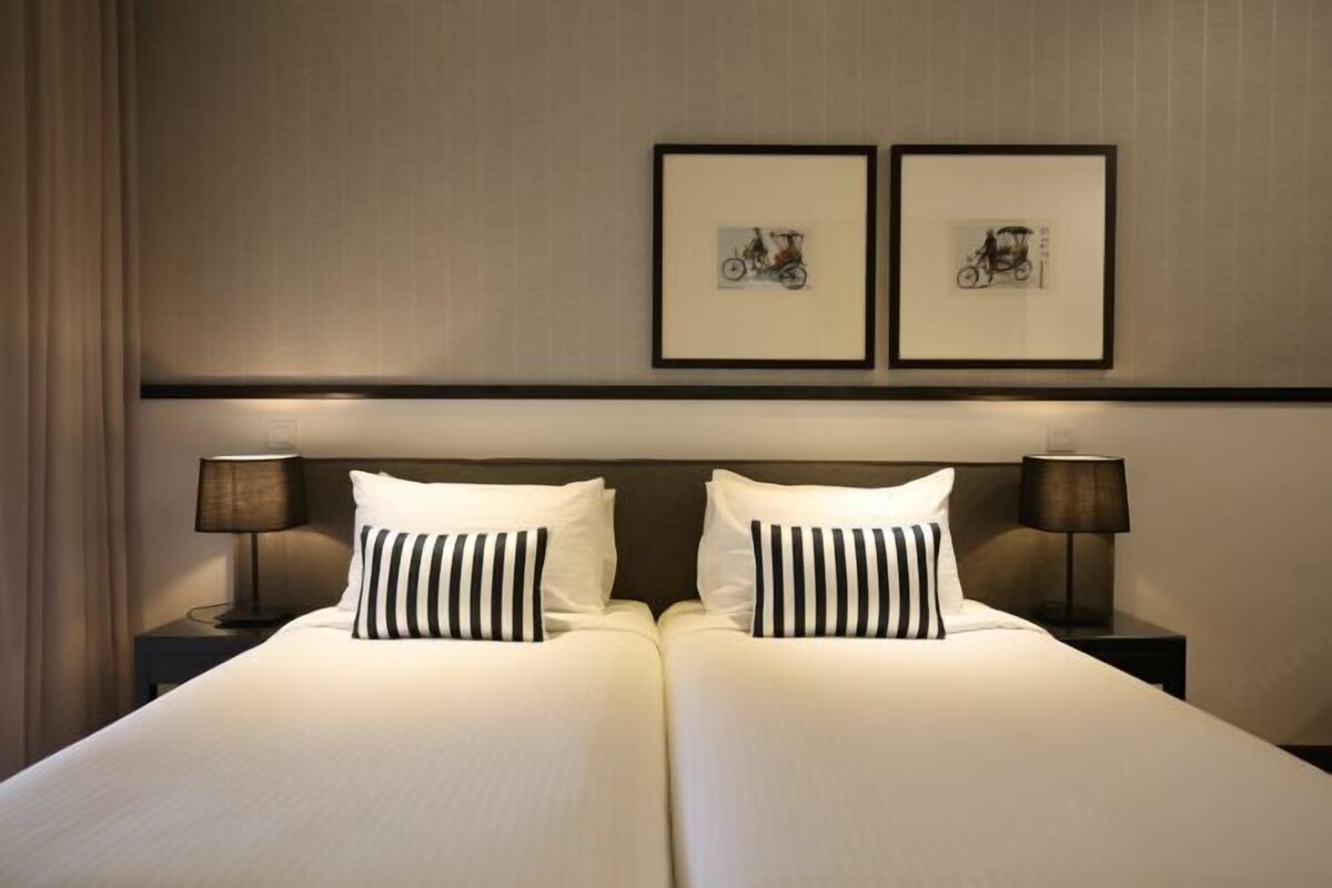 In-room safe, desk, soundproofing, iron/ironing board