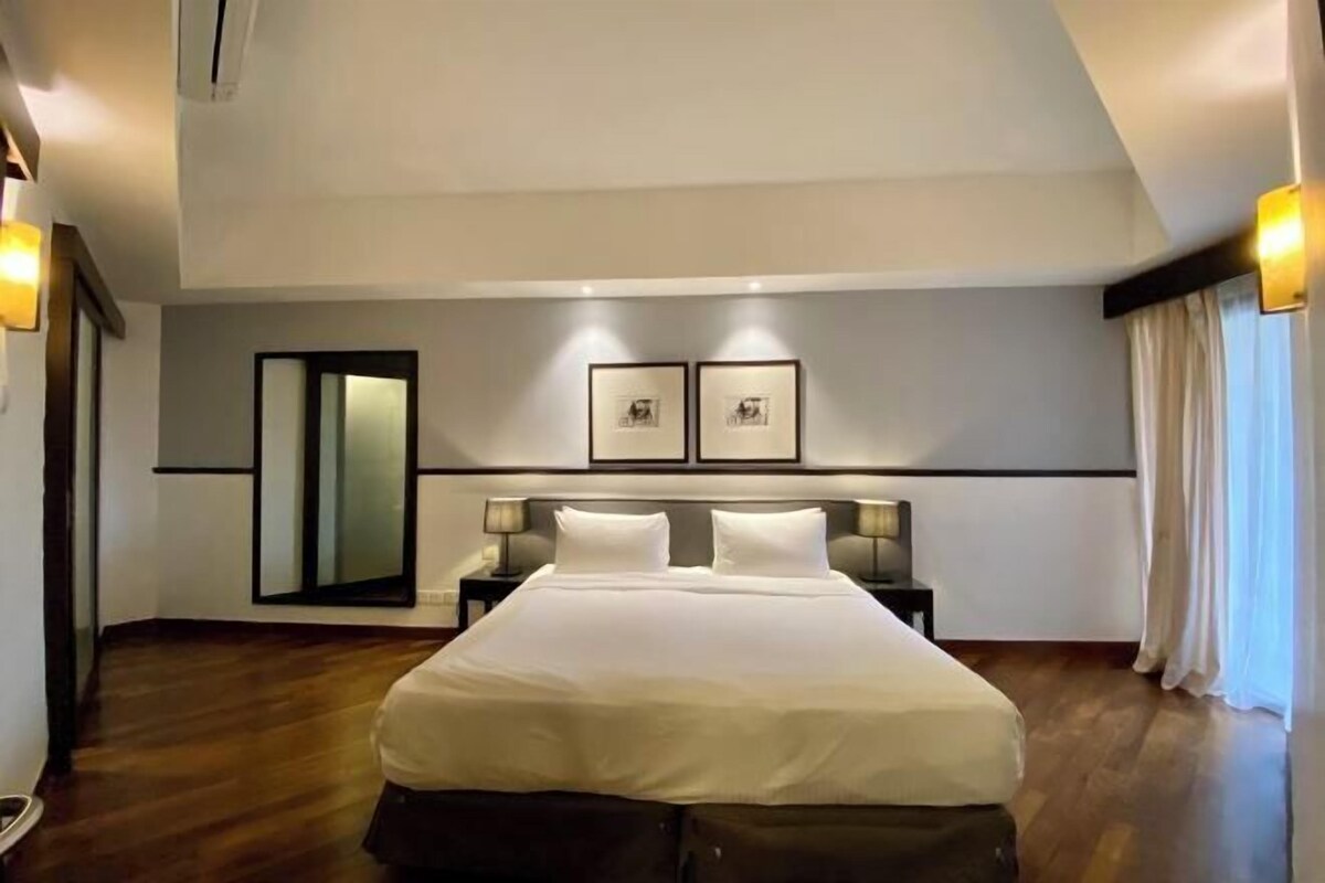 In-room safe, desk, soundproofing, iron/ironing board