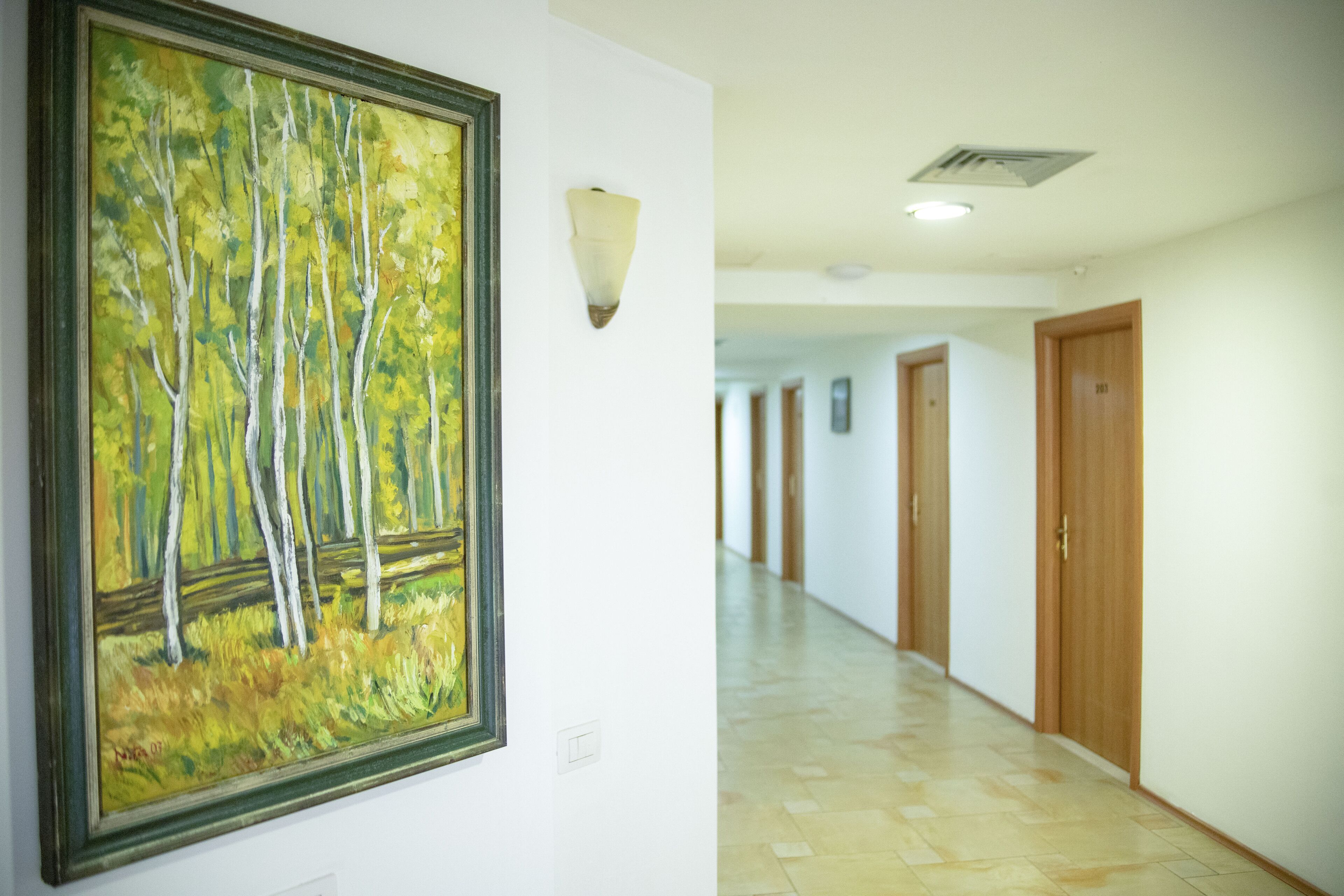 มินิบาร์, โต๊ะทำงาน, ผ้าม่านกันแสง, Wi-Fi ฟรี