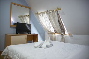Double or Twin Room | Minibar, desk, blackout curtains, free WiFi - Hotel Oaz (Golem)