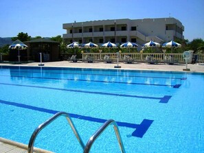 Outdoor pool - Hotel Pellegrino Palace (Vieste)